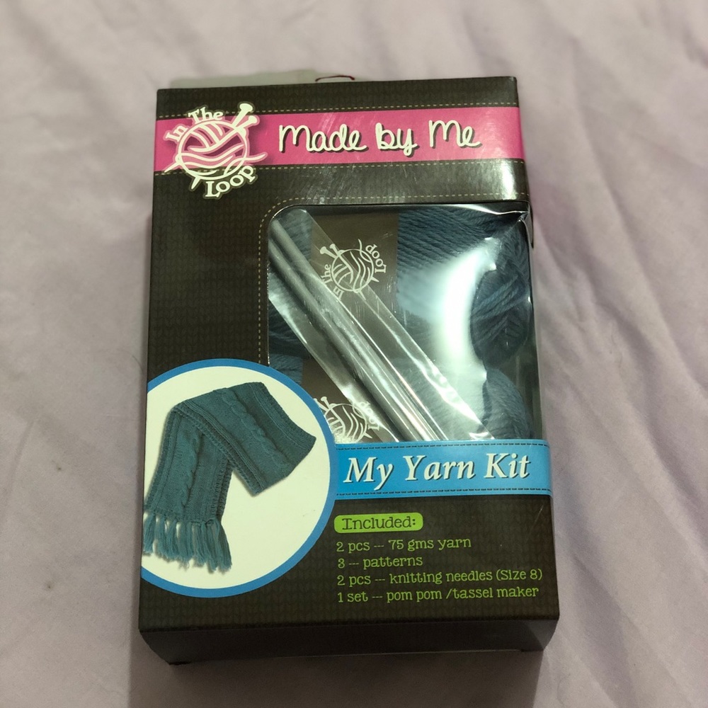 In the Loop blue yarn kit